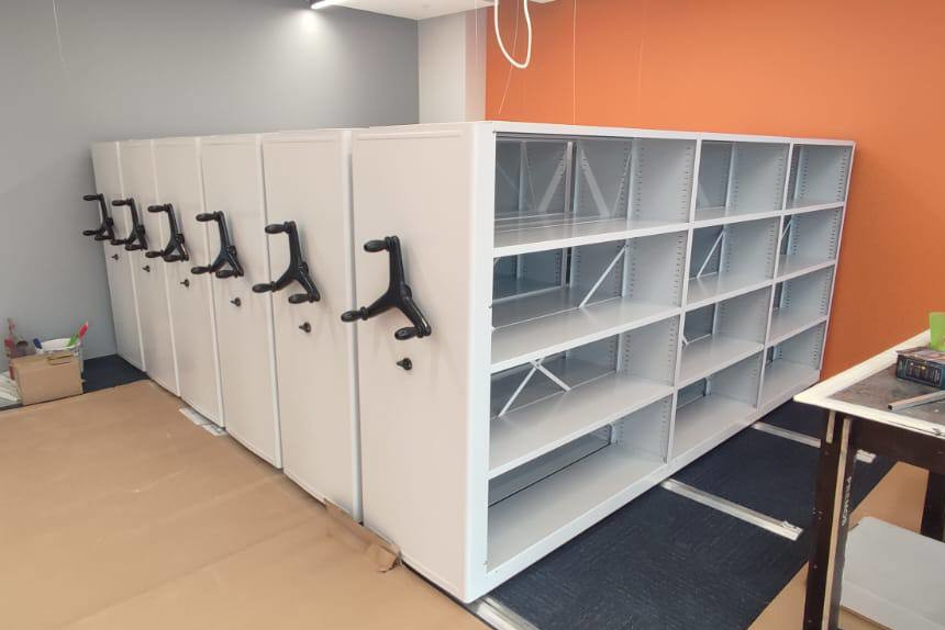 Мобильные стеллажи для бухгалтерии на 17 м²