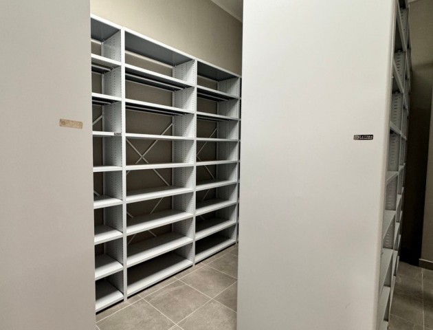 Стационарные стеллажи в архиве 